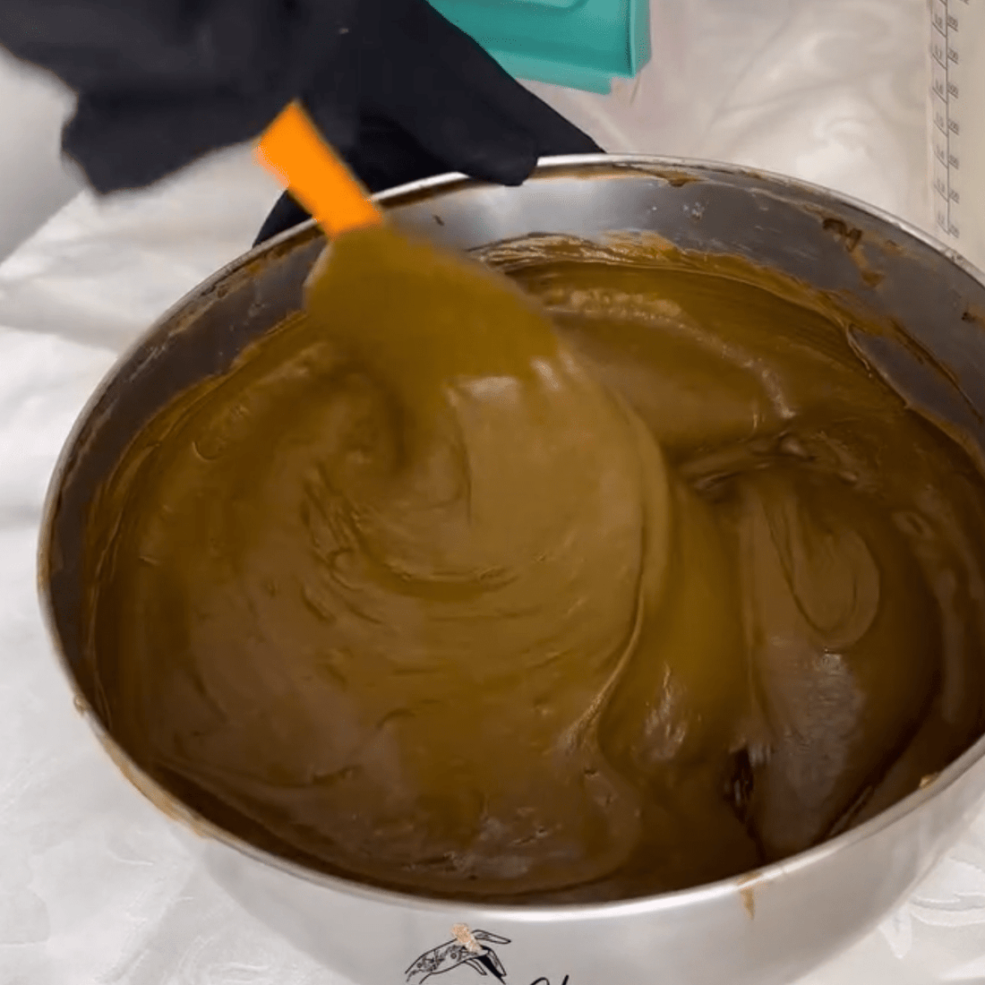 🌿 Henné naturel : comment l’utiliser et bien choisir sa forme ? - Slma Henna