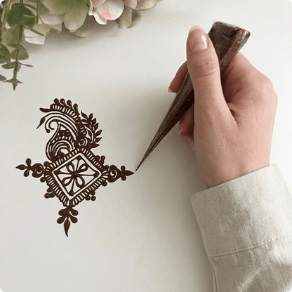 Cône d’Entraînement Henné – Peinture AcryliqueSlma Henna