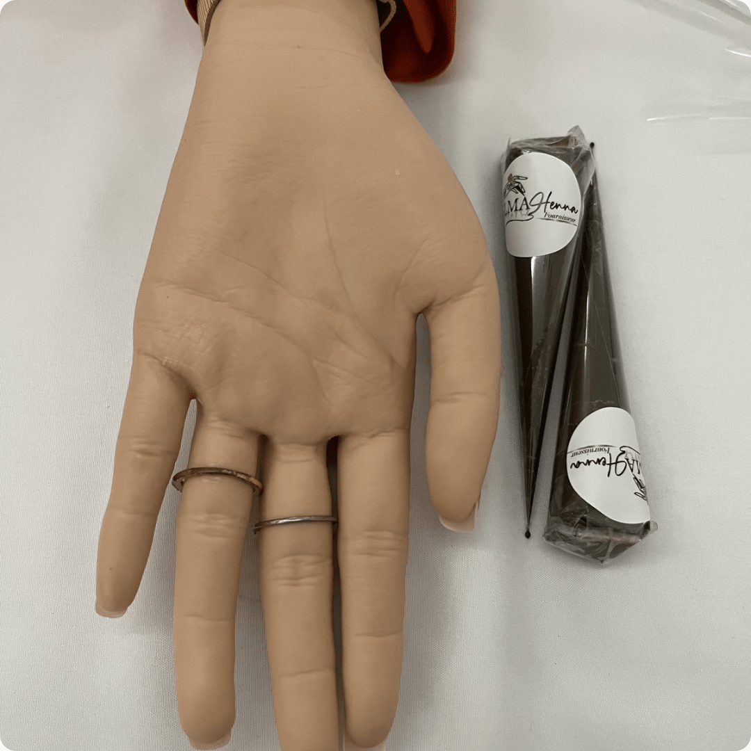 Main d’entraînement au henné/jagua ultra - réaliste en siliconeSlma Henna